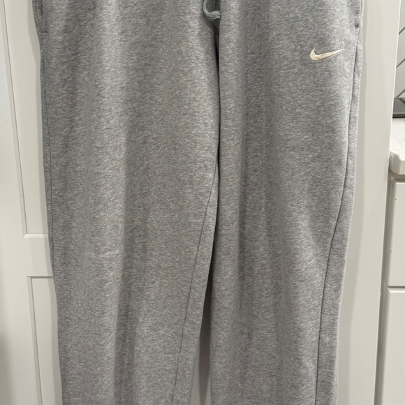 Nike Sportswear Fleece Oversized High Waisted Oversized Sweatpants Size Small - Picture 3 of 6